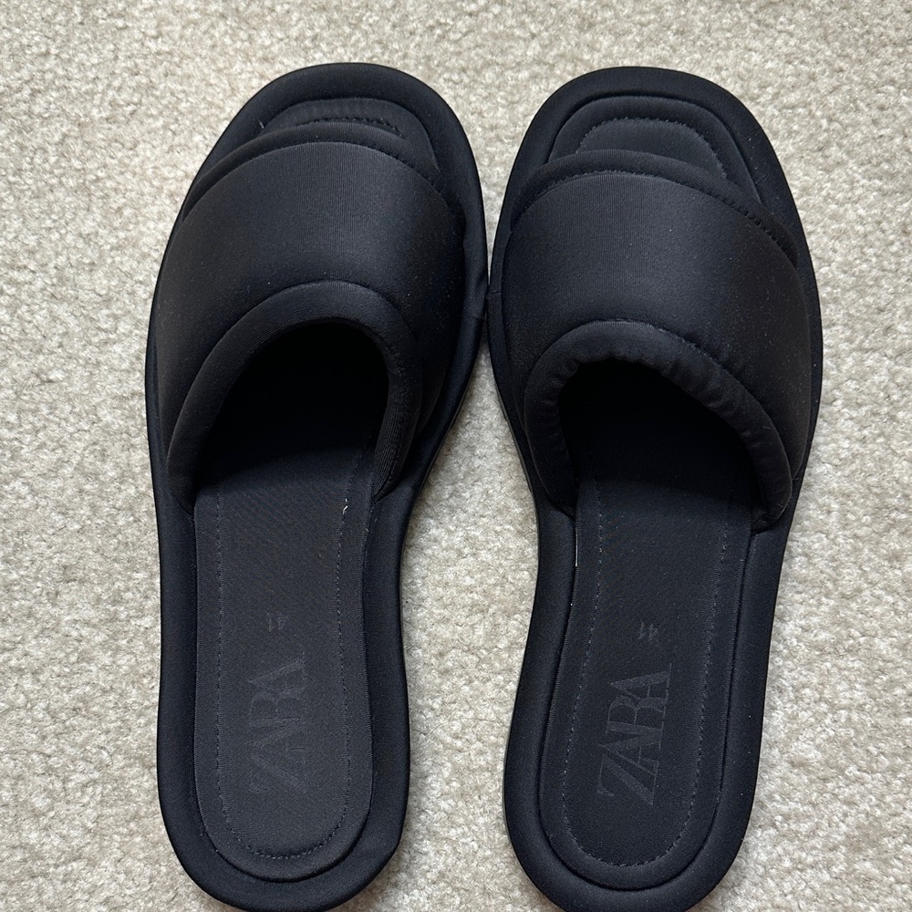 Zara Black Padded Slide Sandals